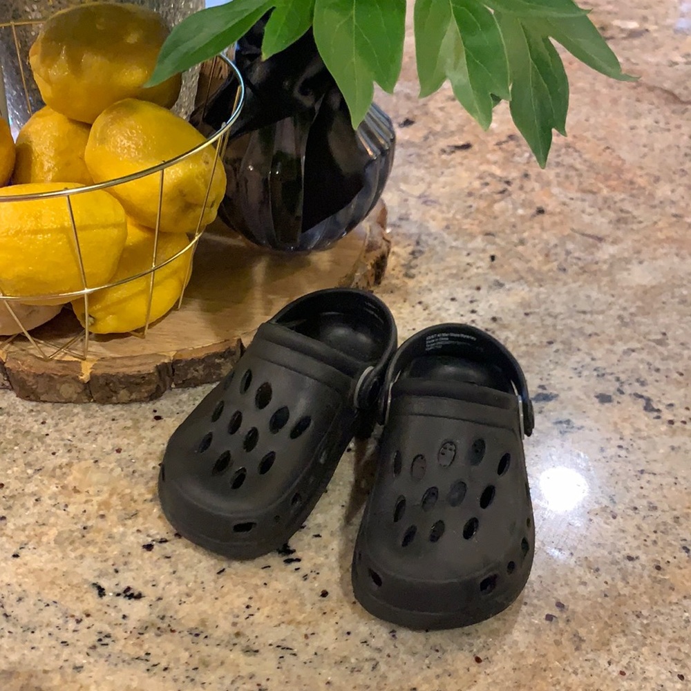 Toddler Black Crocs